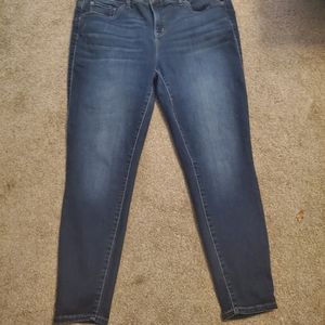 Like new Torrid size 18s bombshell skinny jeans